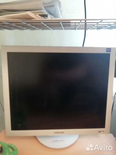 Компьютерный стол