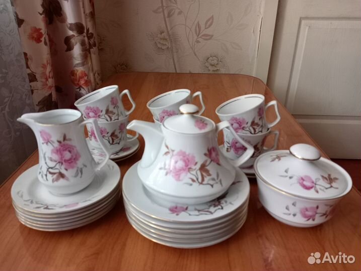 Столовый и чайный сервиз производства ГДР
