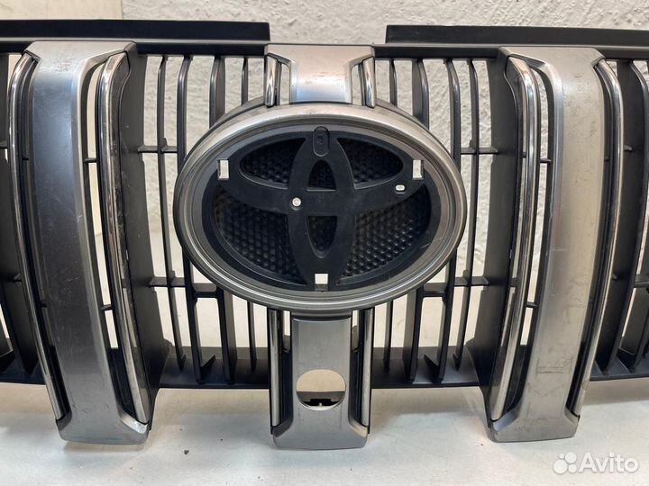 Решетка радиатора Toyota Land Cruiser Prado 150