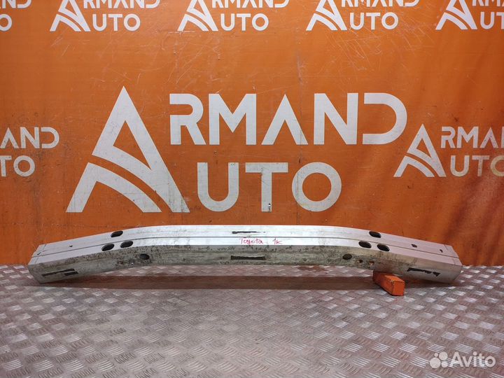 Усилитель бампера передний Toyota Land Cruiser 200