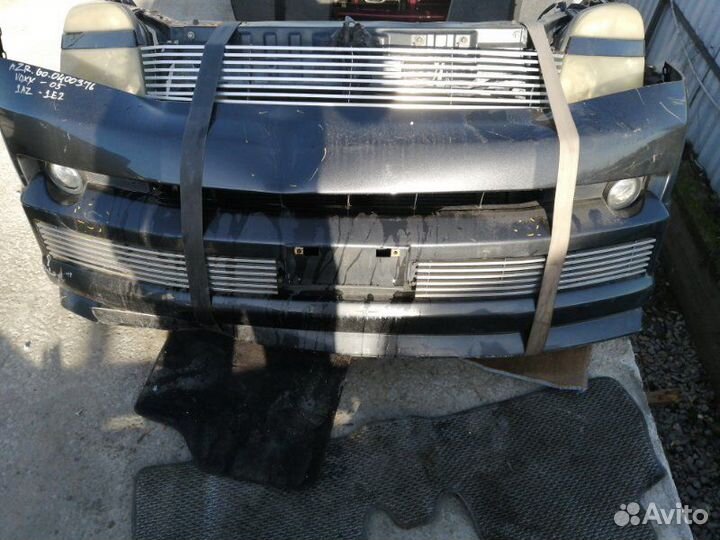 Nose cut Toyota Voxy AZR60