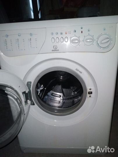 Стиральная машина Indesit бу