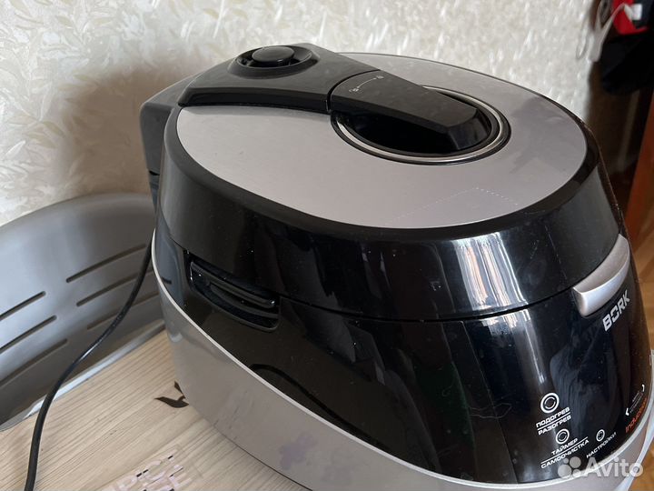 Мультиварка bork u700