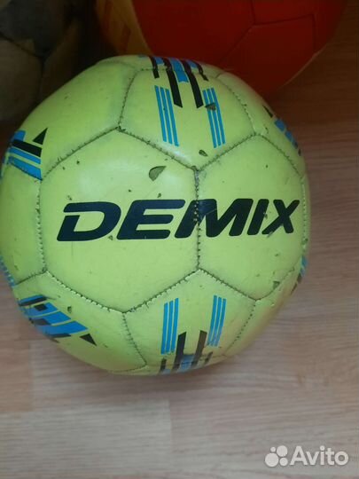 Футбольный мяч demix