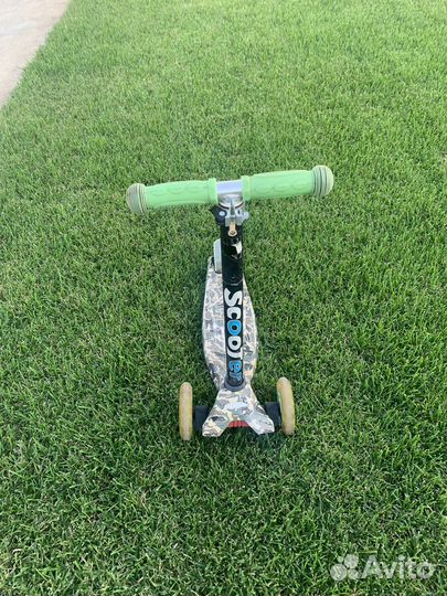 Самокат трехколесный