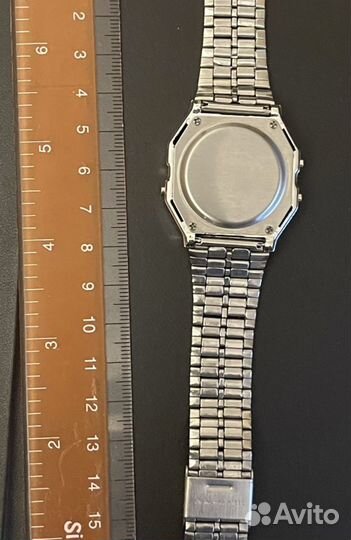 Часы электронные новые