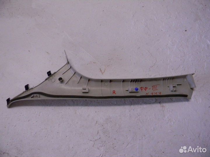 Обшивка стойки Focus III 2011