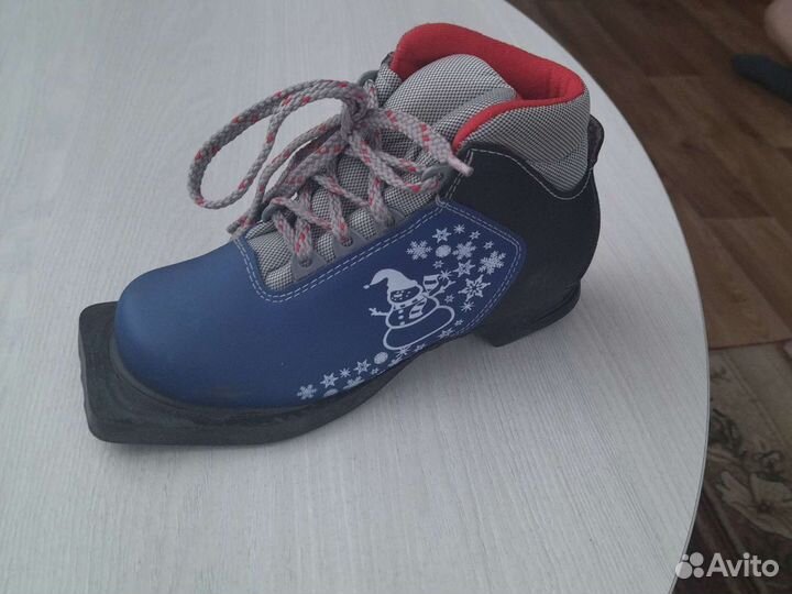 Лыжные ботинки