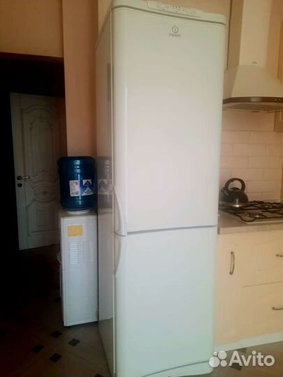Холодильник indesit