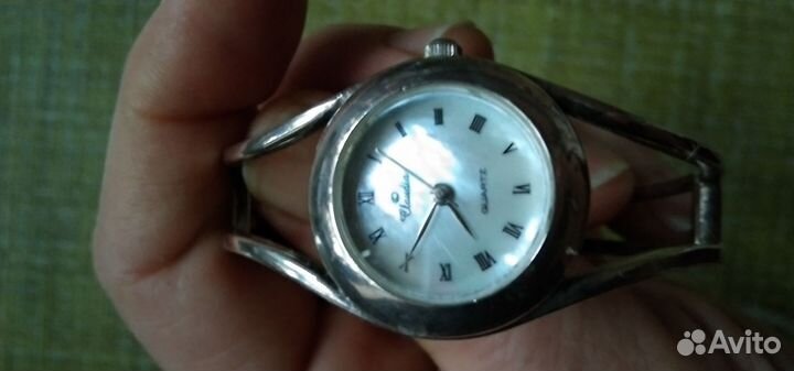 Бронь Серебряные часы женские