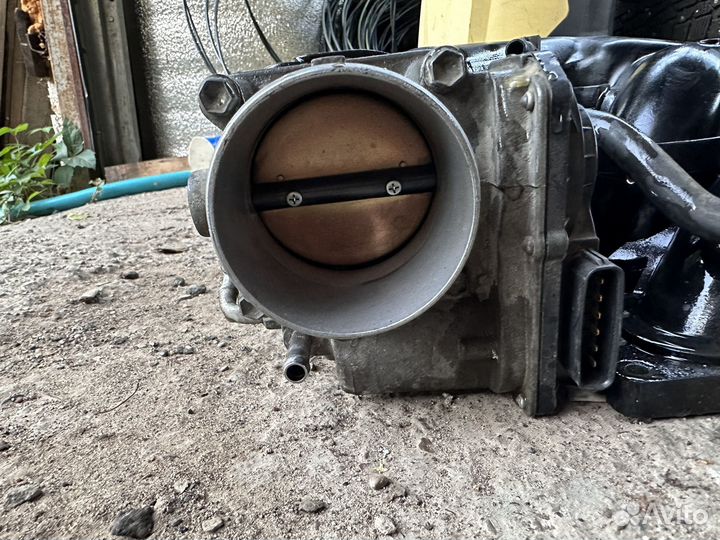 Впускной коллектор с дроссельной заслонкой