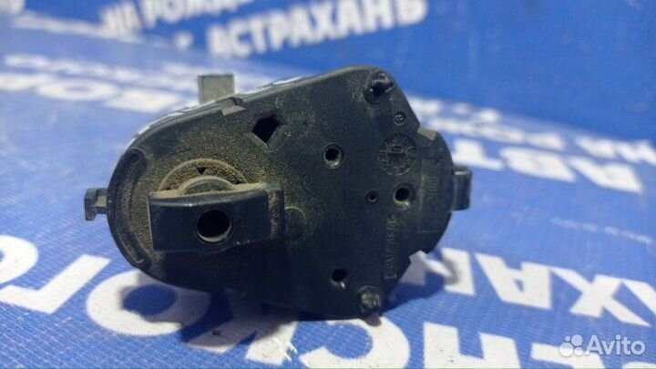 Моторчик заслонок отопителя Bmw E65 седан N62B44