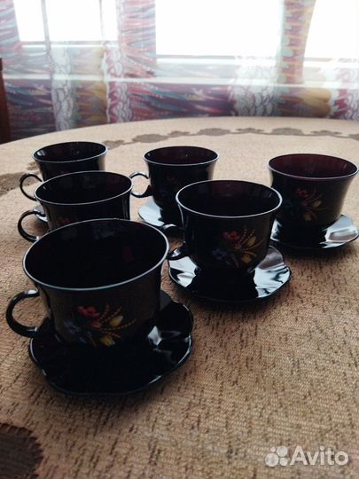 Набор кофейных чашек с блюдцами
