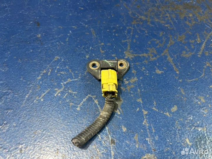 Датчик удара Nissan Teana J32