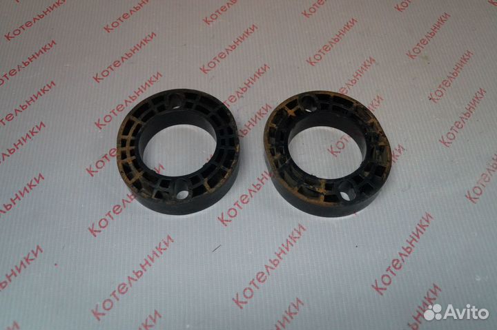 Nissan 56210-0M525 Проставки задних амортизаторов