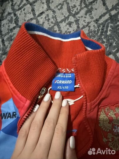 Спортивная кофта с молнией