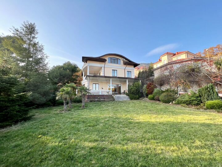 Дом 501,8 м² на участке 10 сот.