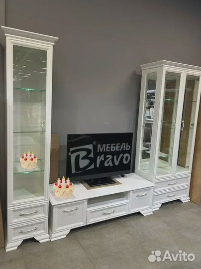 Шкаф витрина 2-х дверная белая