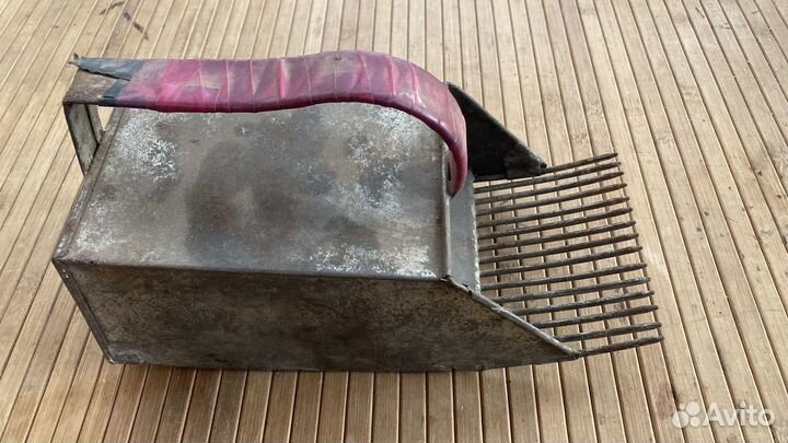 Совок для сбора ягод