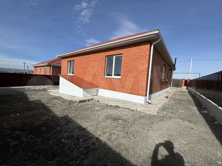 Дом 180 м² на участке 5 сот.