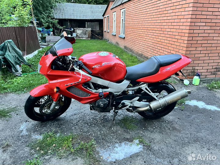 Продам Honda vtr 1000F