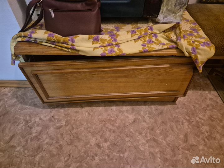 Много мебели