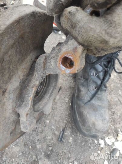 Кулак поворотный москвич азлк 2141 правый