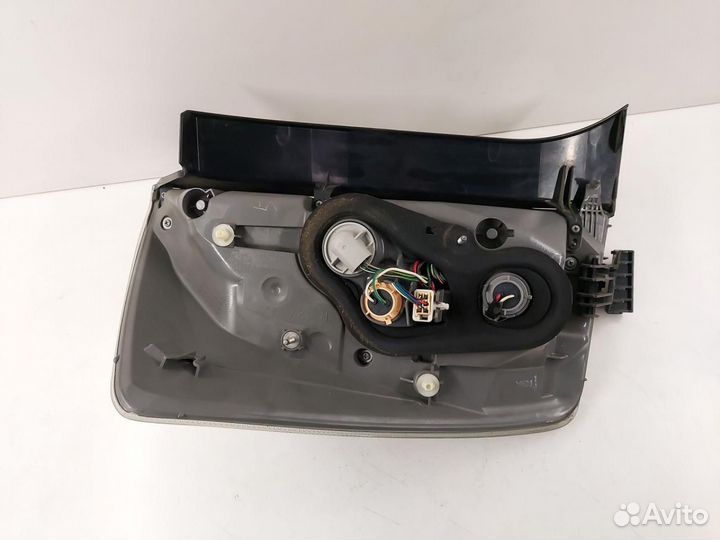 Фонарь задний правый Toyota Prius 3 ZVW30