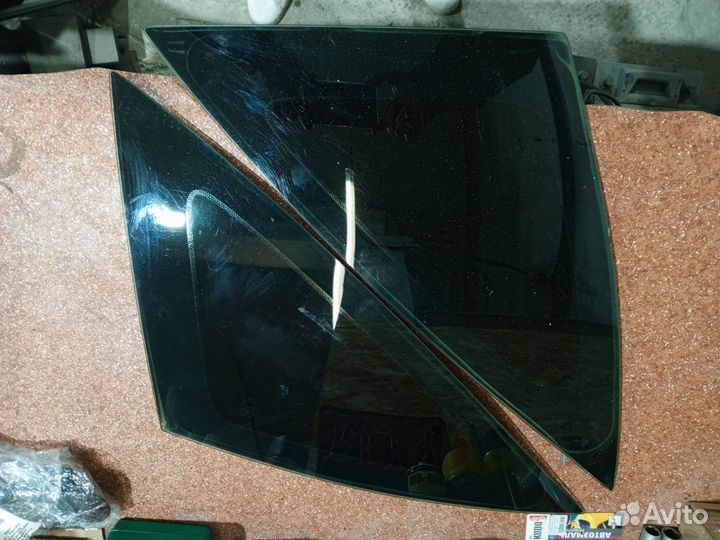Стекло глухое Ford Focus