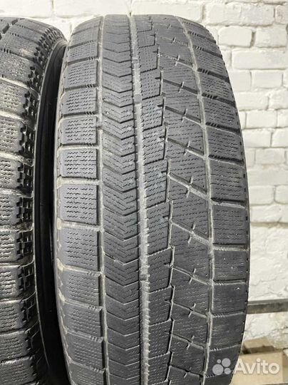 Bridgestone Blizzak VRX 215/65 R16 98Q