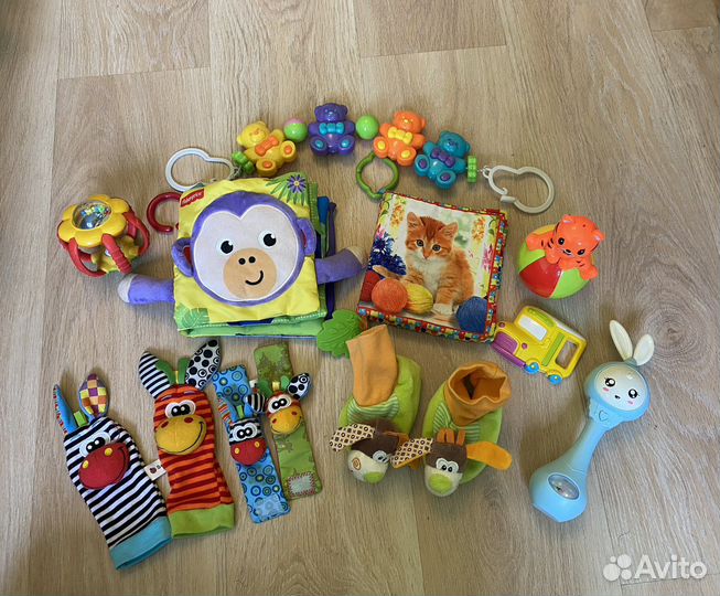 Развивающие игрушки погремушки