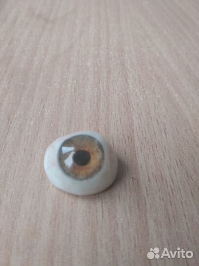 Глазной протез /левый