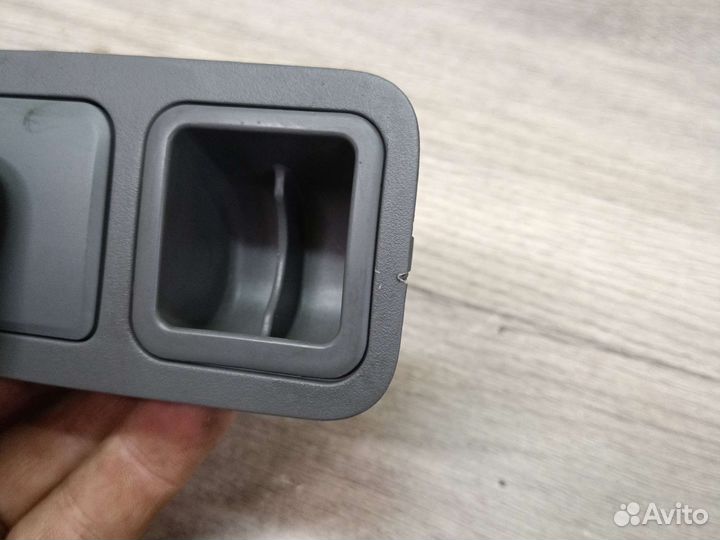 Кнопка стеклоочистителя заднего kia Rio 1