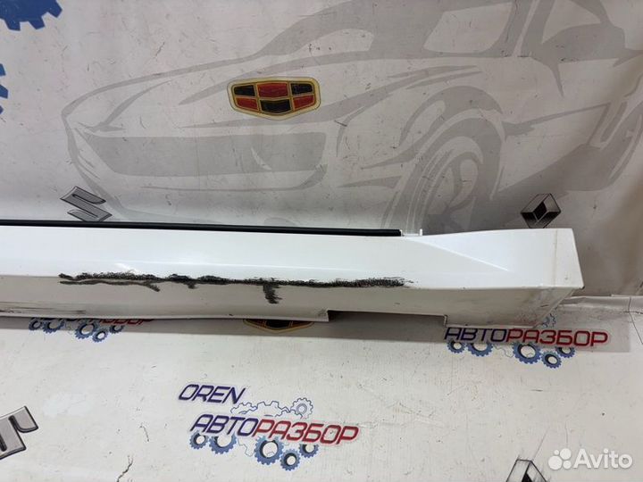 Накладка на порог наружная правая Kia K5