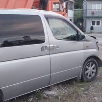 Nissan Elgrand 3.5 AT, 2003, битый, 300 000 км, с пробегом, цена 250 000 руб.