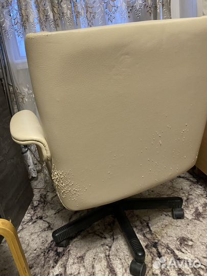 Парикмахерское кресло