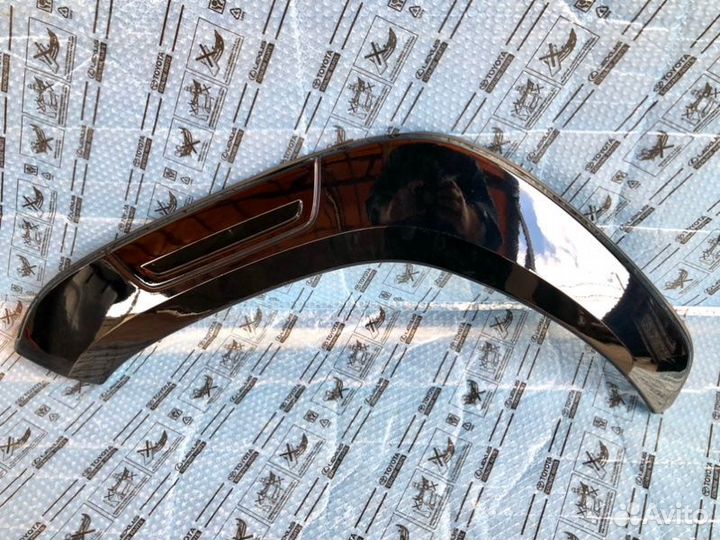 Расширители арок передние левые Toyota Hilux 8