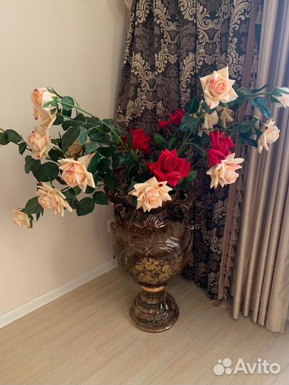 Фарфоровые вазы