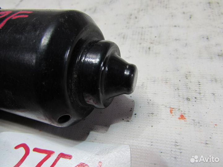 Моторчик стеклоочистителя передний для Toyota Hilu