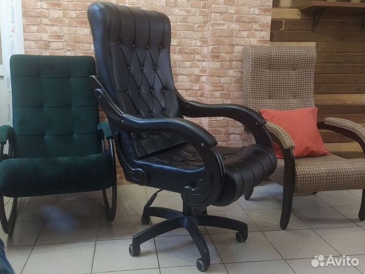 Компьютерное кресло руководителя