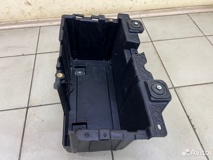 Ниша АКБ бу Land Rover Range Rover 4 L405 2013