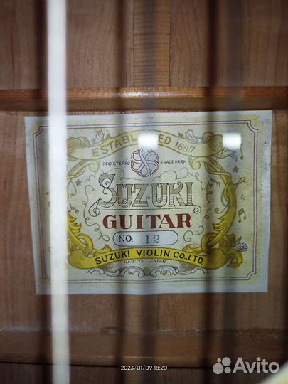 Полумастеровая акустическая гитара Япония