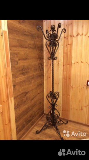 Вешалка кованая