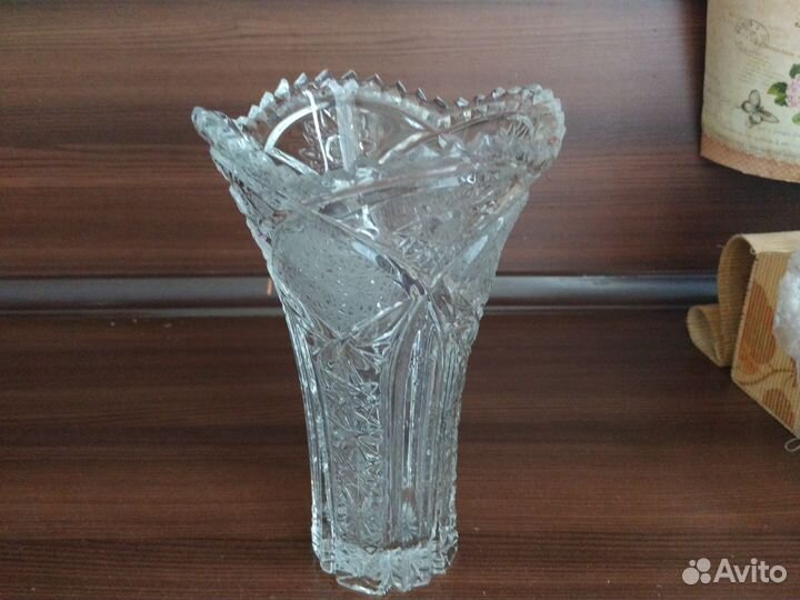 Ваза хрустальная