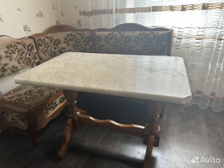 Кухонный стол