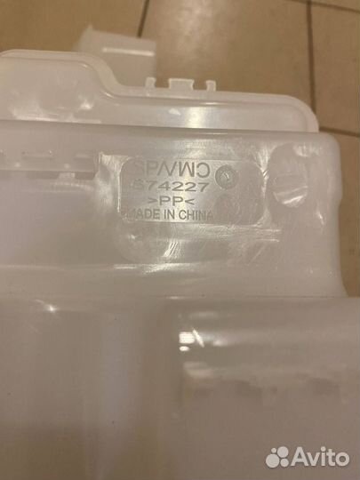 Бачок омывателя моторчик датчик уровня Zeekr 001