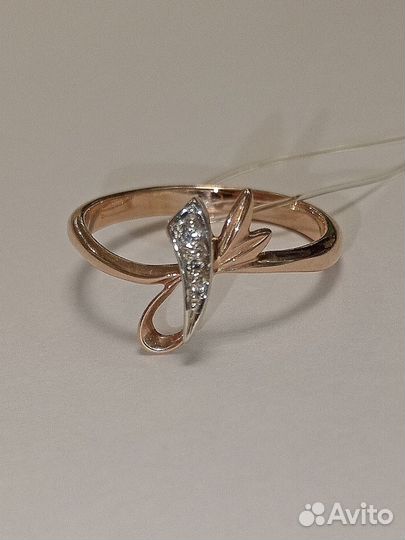 Золотое кольцо с бриллиантом