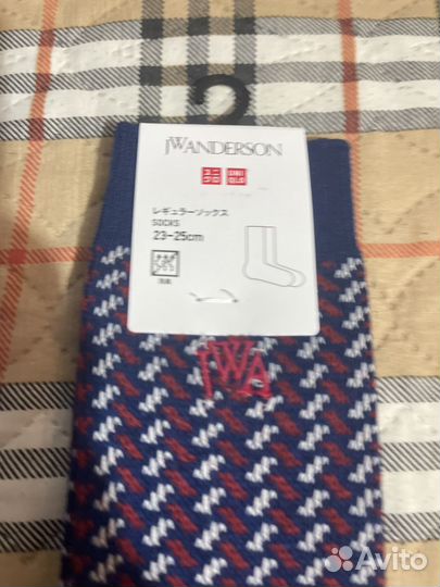 Носки от jw Anderson для Uniqlo