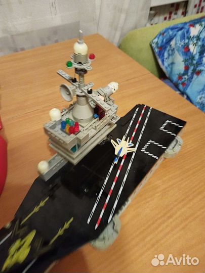 Игрушечные корабли