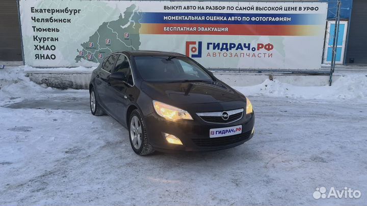 Стекло кузовное глухое левое Opel Astra (J) 132714